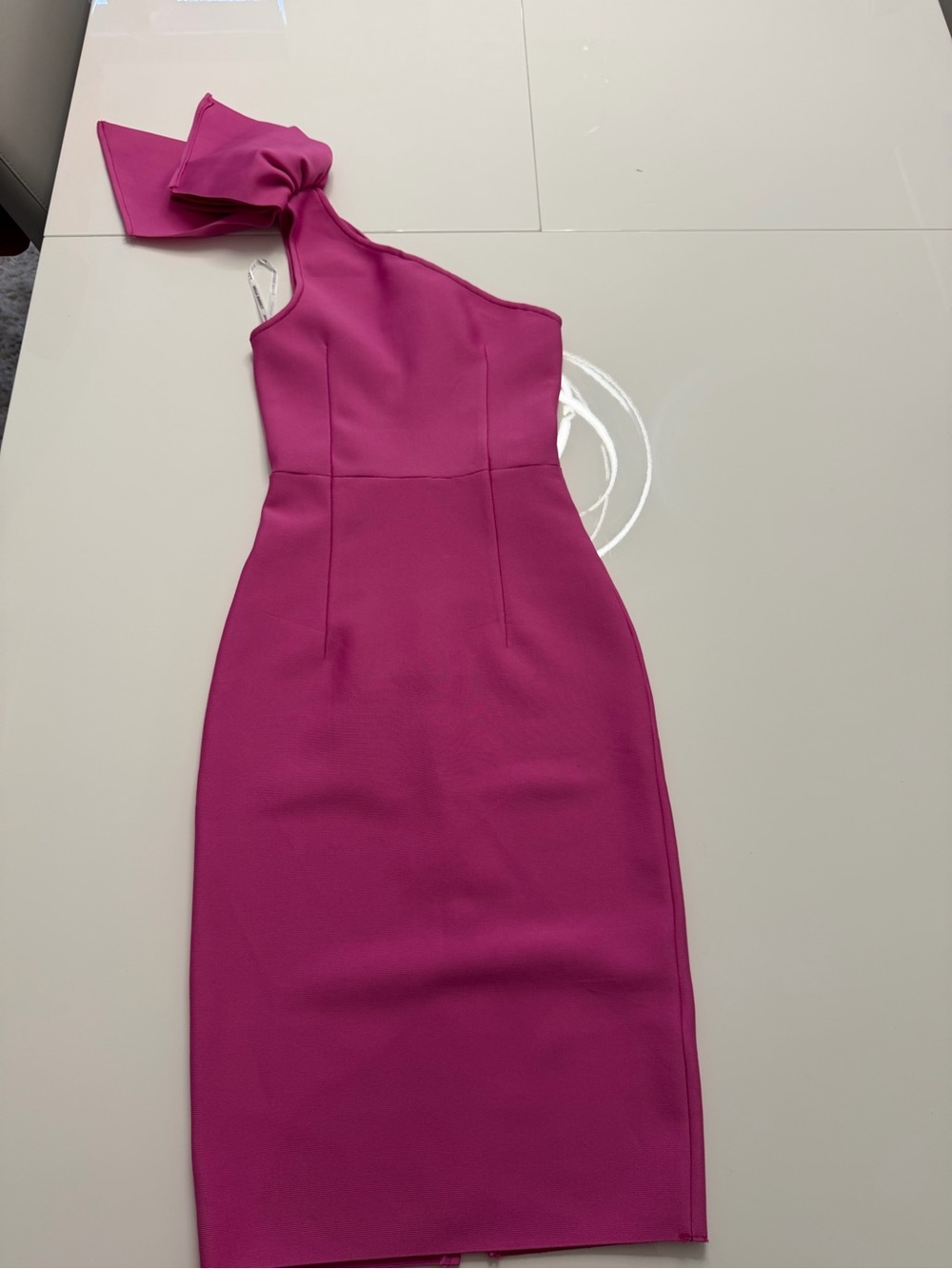 Comfortable elastic dress .One-Shoulder Bow Sheath Dress in Fuchsia